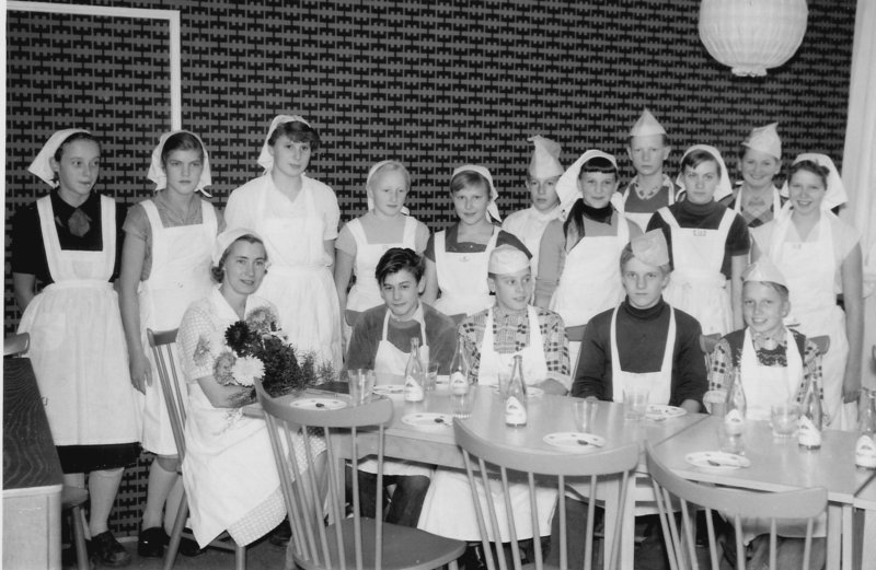 skolkketrfaskola1954.jpg